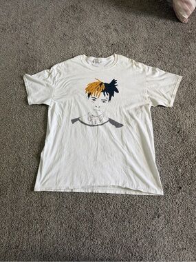 Fruit of the Loom White Short Sleeve Tee with Yellow & Black Graphic